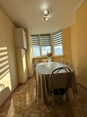 Vânzare apartament 4 camere, Ungheni