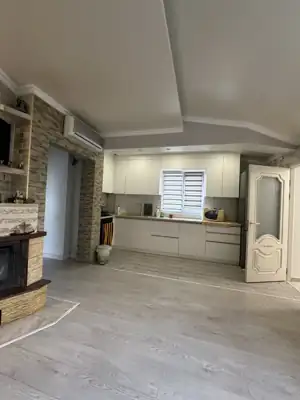 Vânzare apartament 5 camere, Ungheni
